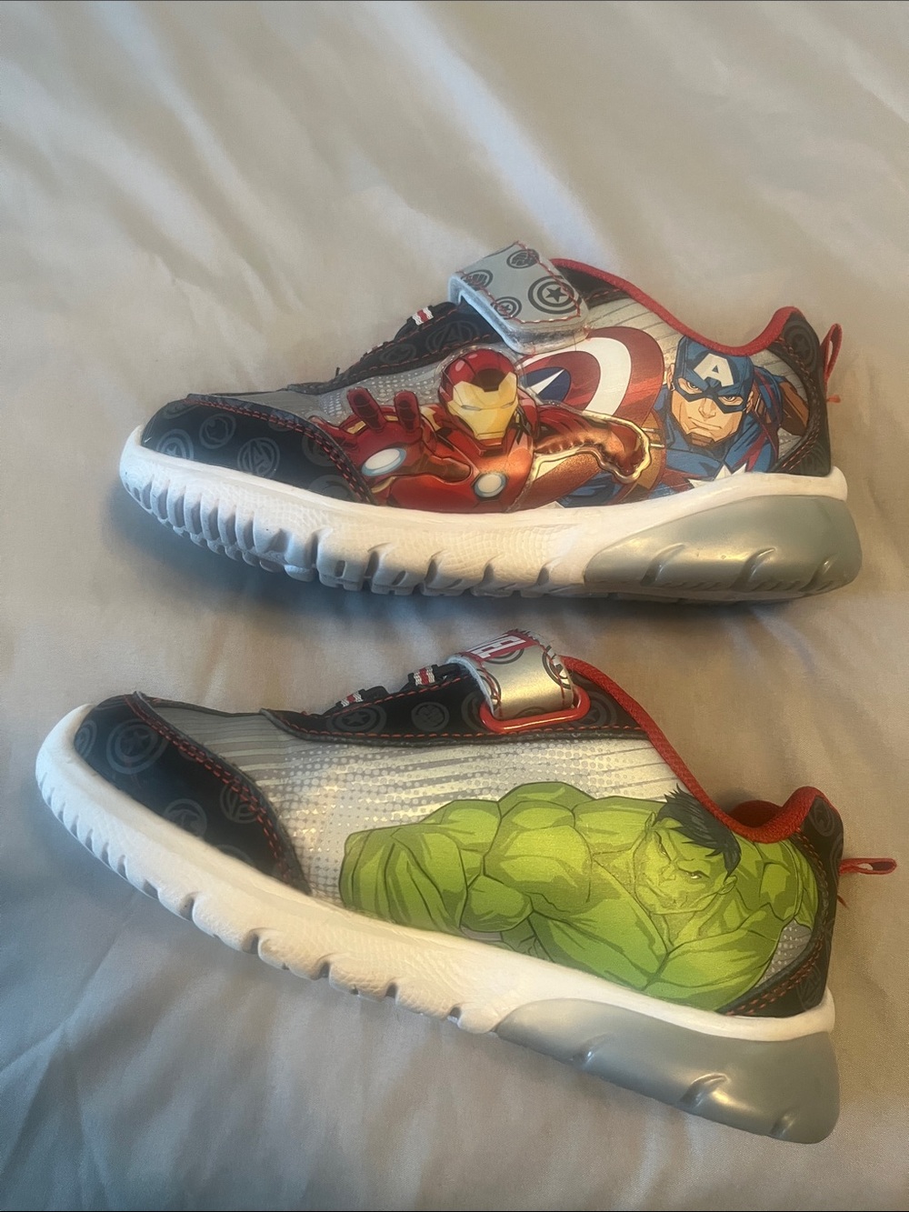Marvel Kids Avengers Sneakers - Green, Red, Gray, White